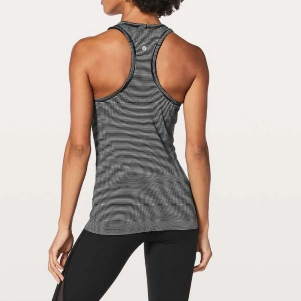 Lululemon Activewear Swiftly Tech Racerback Running Tank White / Black Stripe Sz